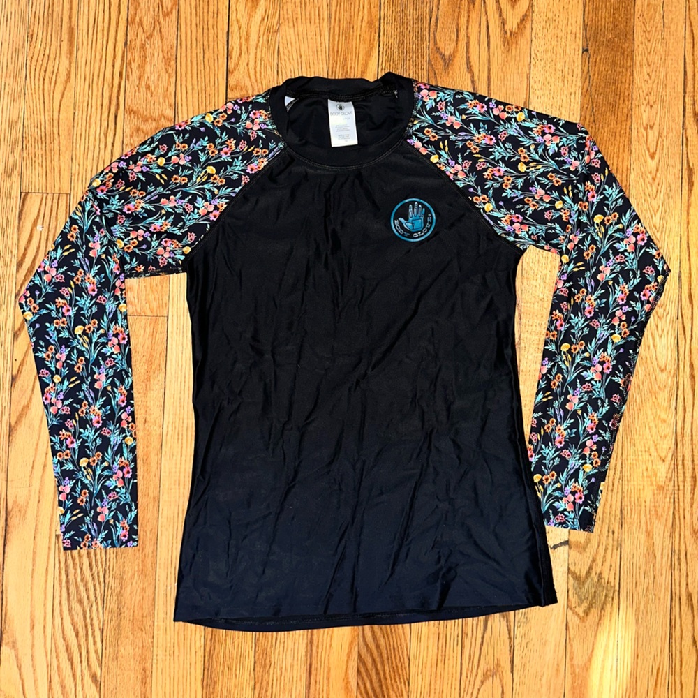 NWOT Body Glove sun shirt rash guard